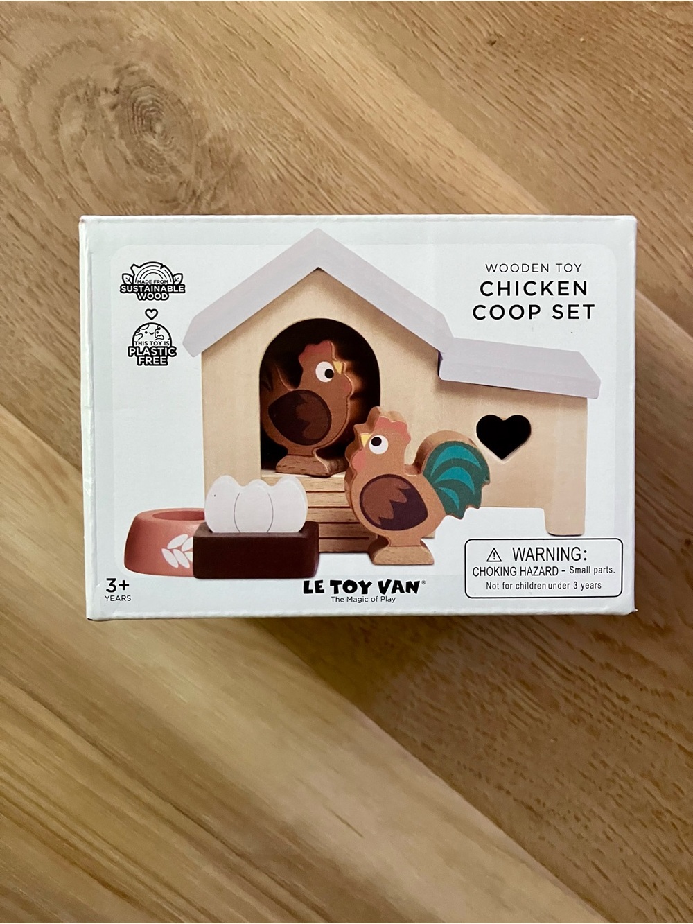 Le Toy Van Wooden Chicken Coop toy Set